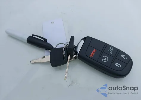 2015 Jeep Grand Cherokee Limited z USA, uszkodzony, nr VIN 1C4RJFBG2FC905316